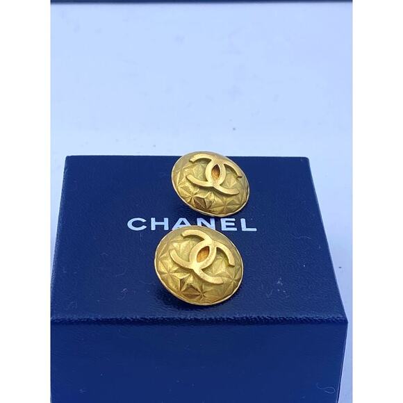 Chanel Vintage  Gold Clip-On Earrings - Picture 1 of 7